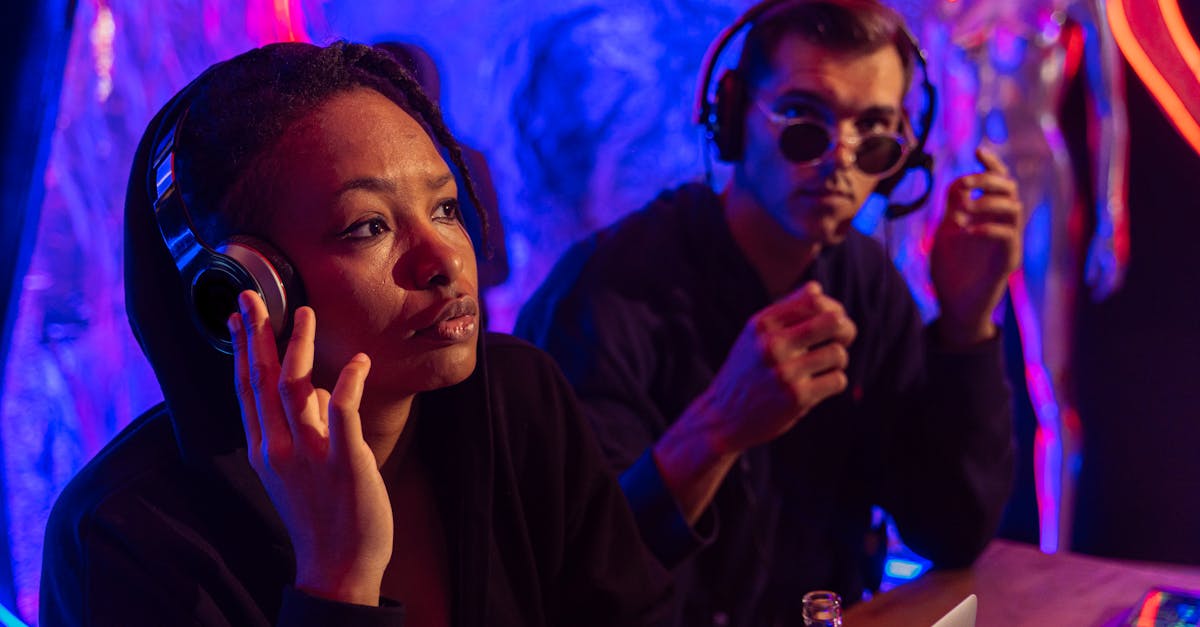 découvrez tout ce qu'il faut savoir sur les spywares, ces logiciels malveillants conçus pour collecter des informations à votre insu, et comment vous en protéger.