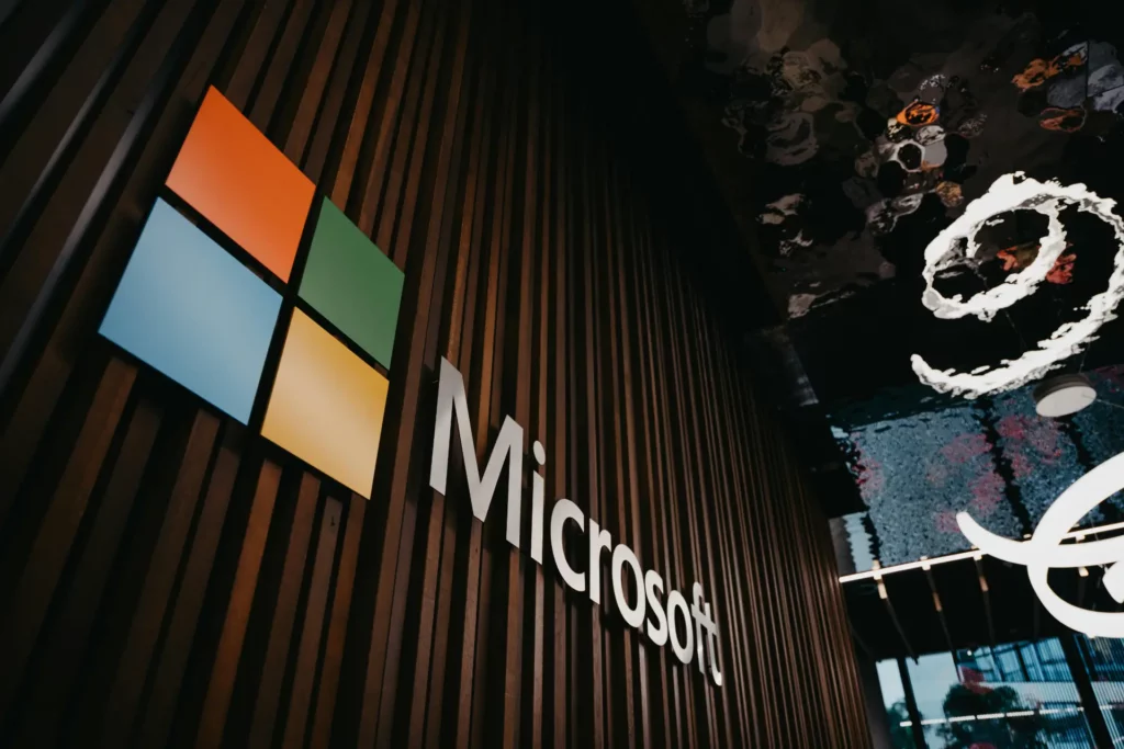 mur avec écrit microsoft dessus